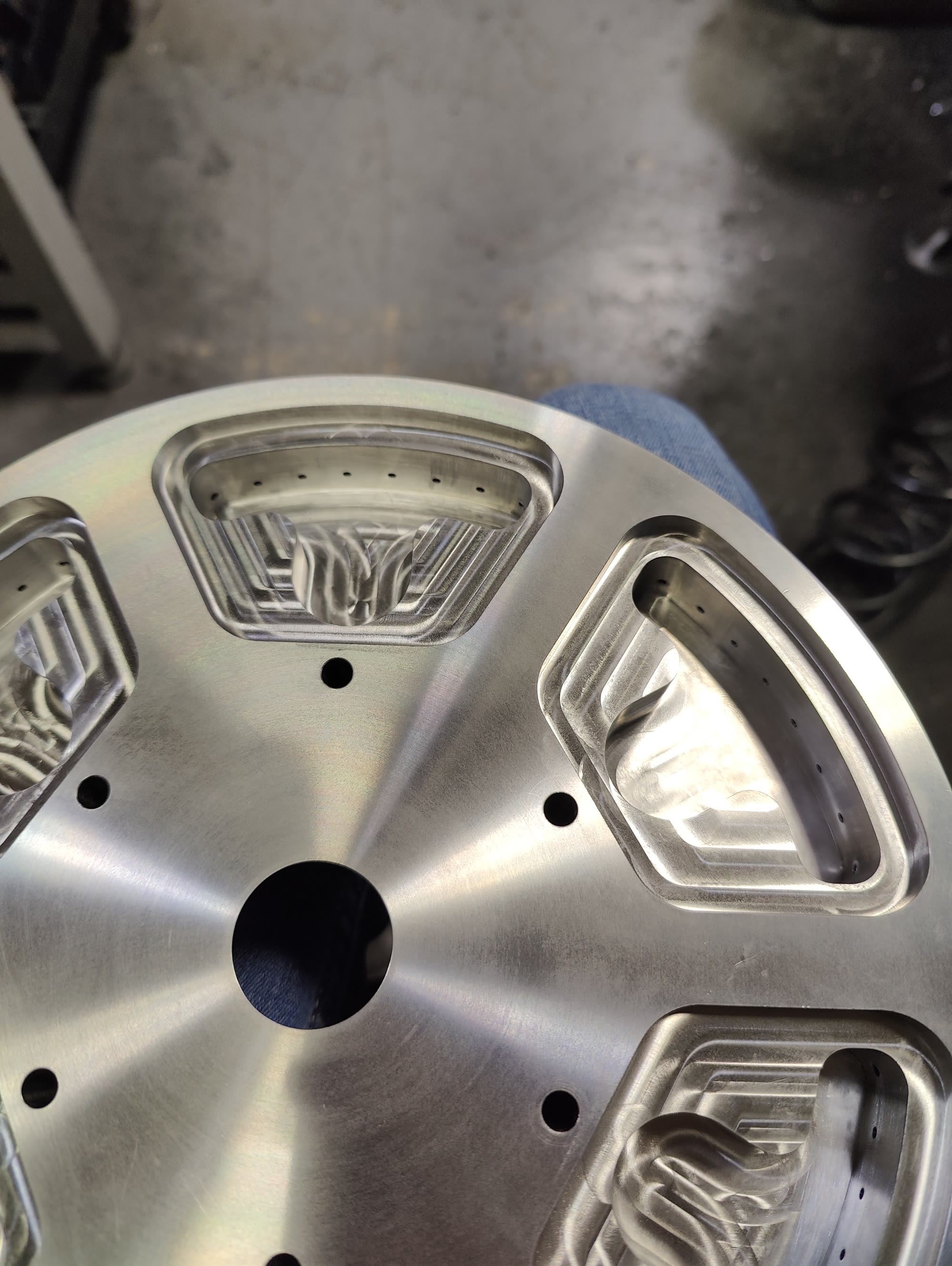 4th-axis small hole drilling setup
